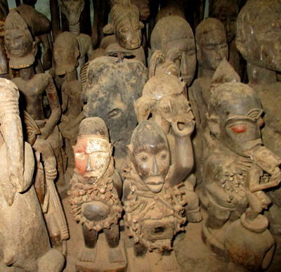 アフリカの彫像（木彫り）特集・17年8月：アフリカ雑貨アザライ