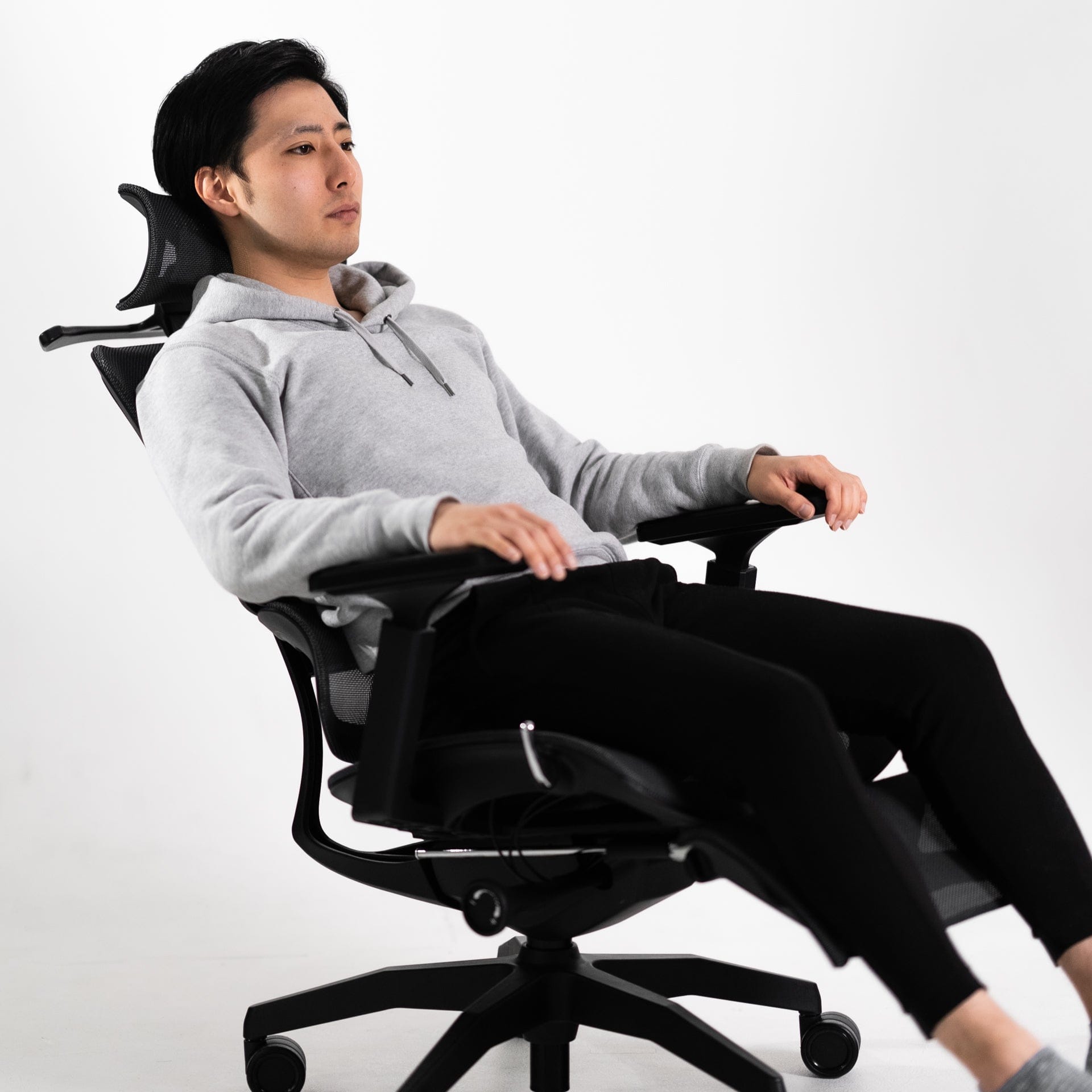 USED】人間工学に基づいて作られた、姿勢を保つ超集中ワークチェア「