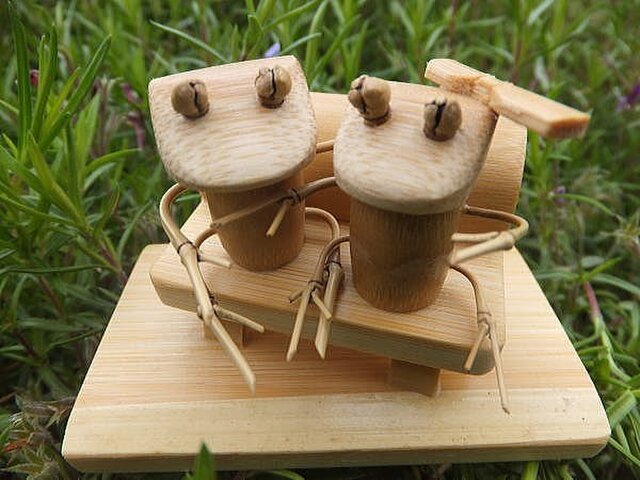 竹細工～カエル（ベンチ） | iichi 日々の暮らしを心地よくする