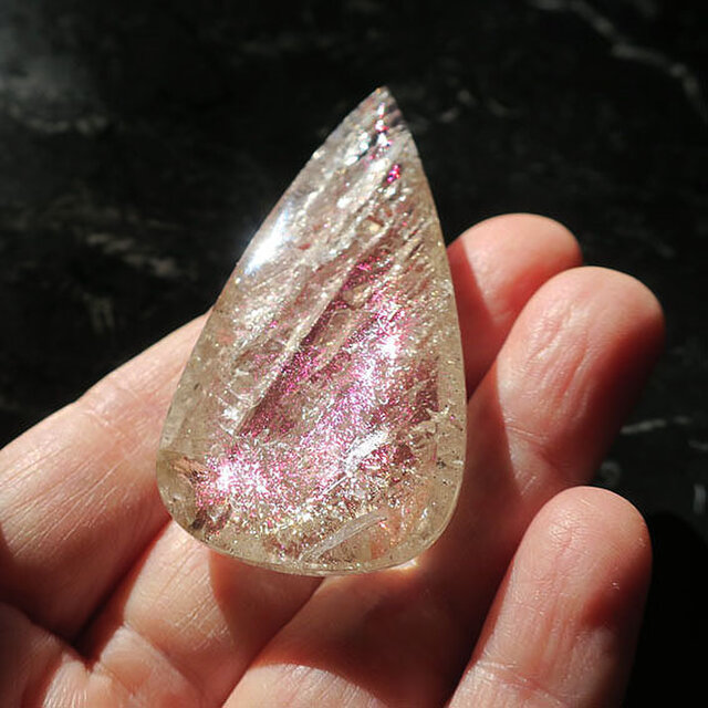 ピンクファイヤークォーツ 140.35ct 特大 コレクターズルース | iichi