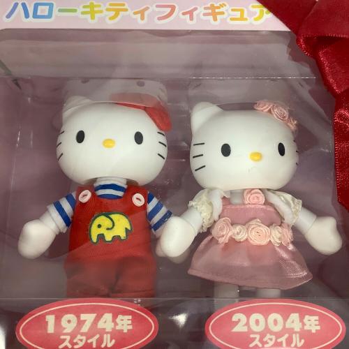 HELLO KITTY (ハローキティ) フィギュア 1974年・2004年 スタイル