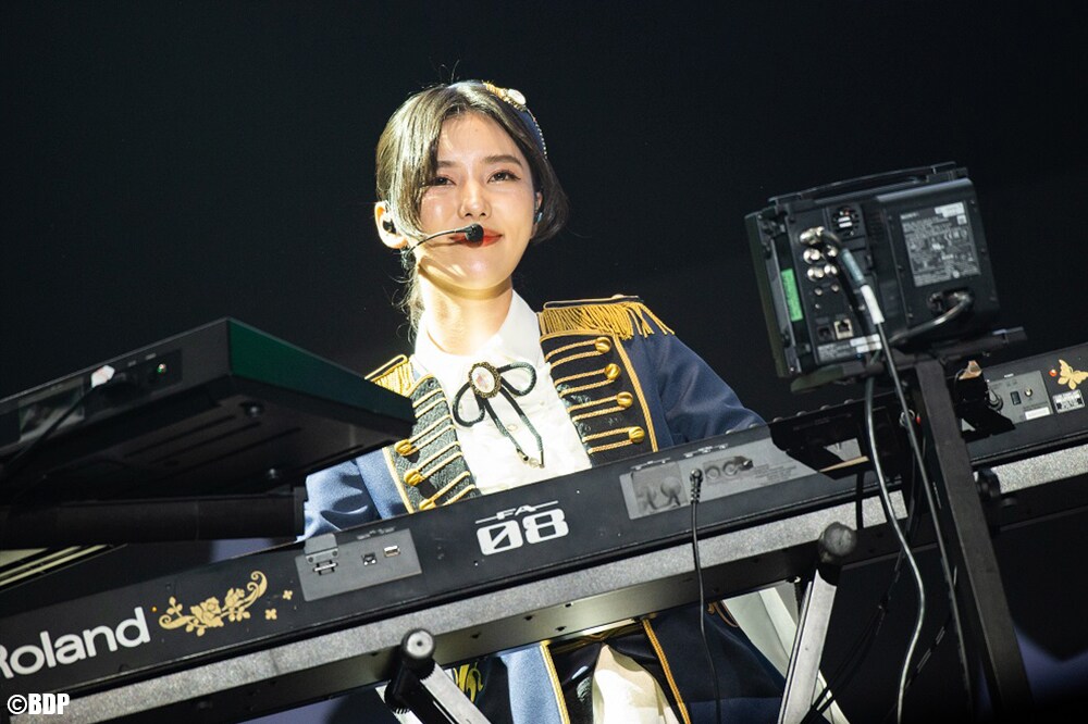 志崎樺音（Key / Roselia）（写真提供：ブシロード） [画像ギャラリー