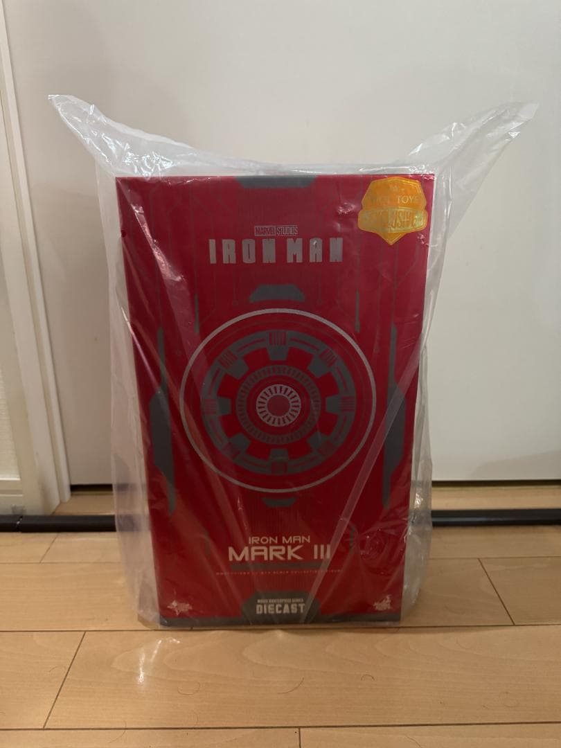ホットトイズ アイアンマン・マーク3（レッド＆シルバー・クロムカラー）【新品】 ホットトイズ ダイキャスト アイアンマン・マーク3 レッド&シルバー
