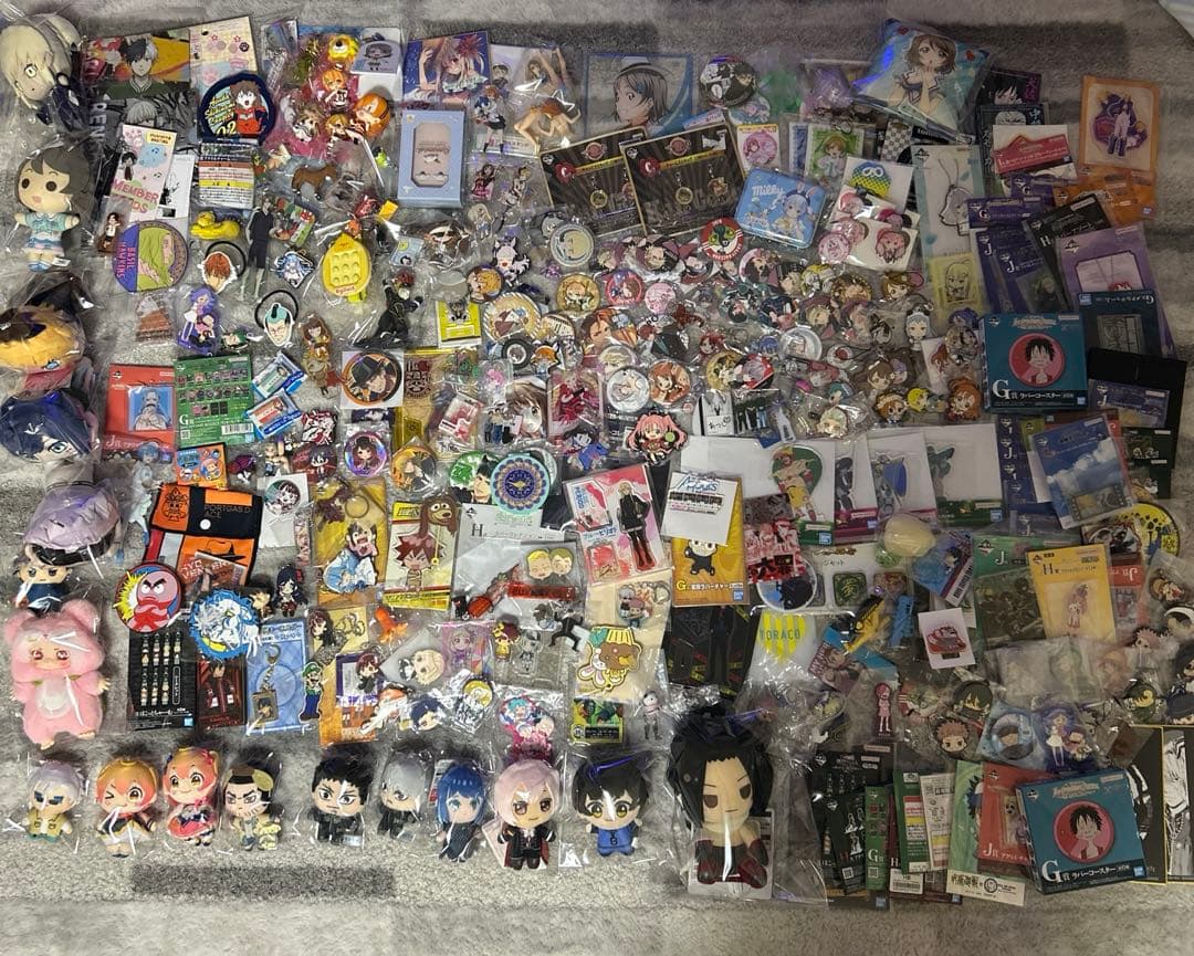 キャラクターグッズまとめ売り　漫画　アニメ　グッズ　セット　おまとめ　330個 アニメ 漫画 キャラクターグッズ まとめ売り - メルカリ