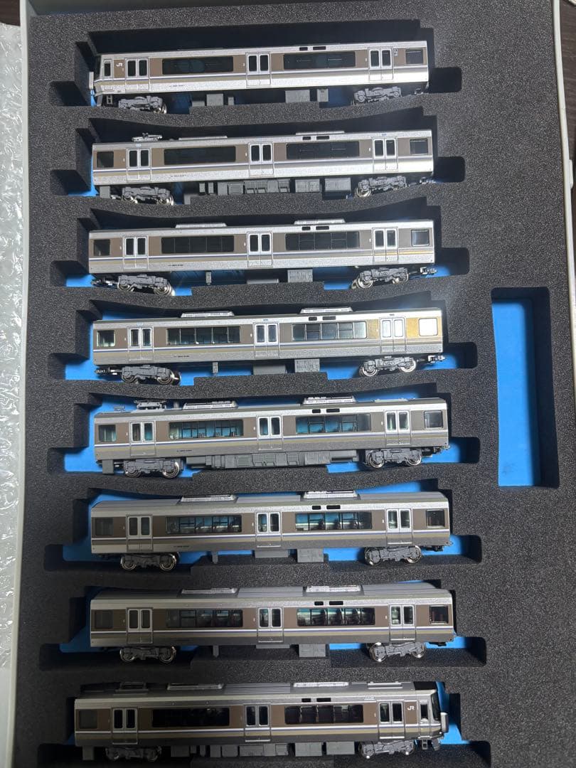KATO 223系2000番台 8両セット 223系2000番台 新快速 8両 | 鉄道模型店 Models IMON