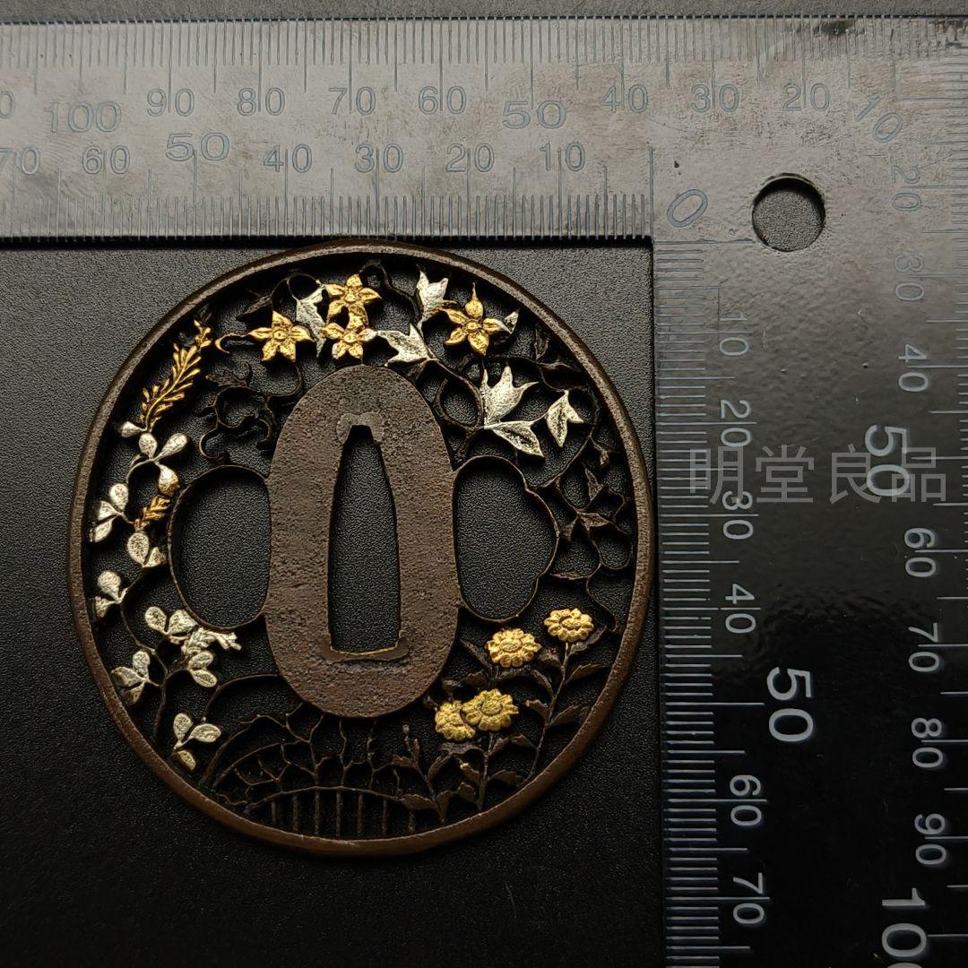 XG148 日本刀装具 刀鍔 花の図 銅地 細工 金銀メッキ 刀剣美術 - メルカリ