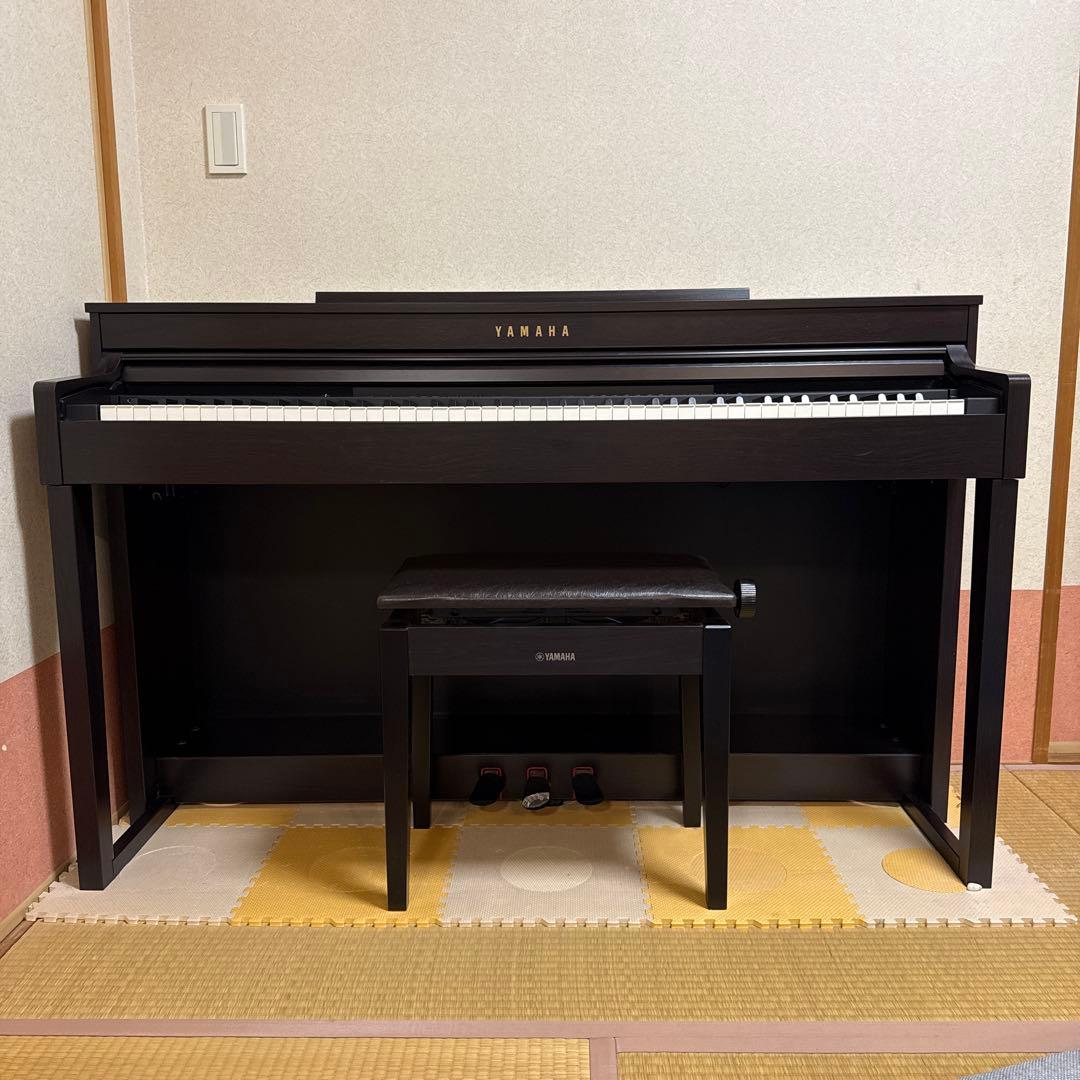 【サオリ】電子ピアノ　YAMAHA Clavinova CLP-440 Yamaha Clavinova CLP-440 Digital Piano and stool in glossy black