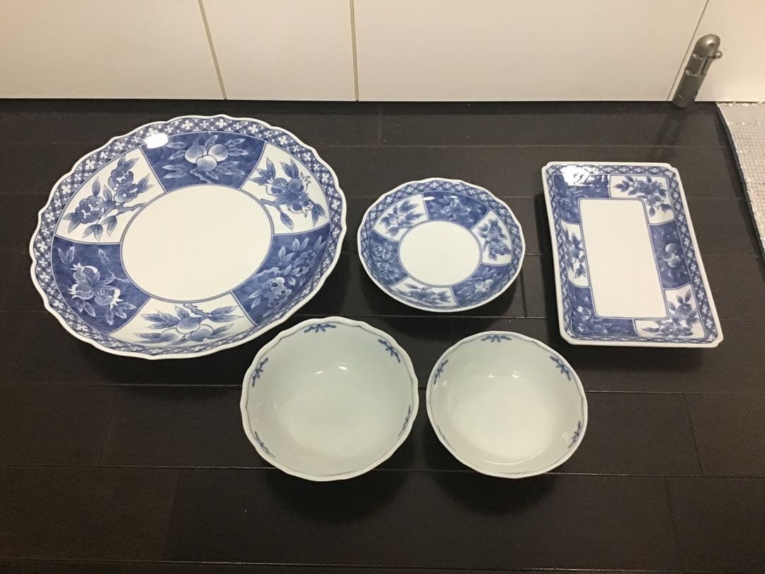 ☆未使用品☆【たち吉】大皿1・小皿5・角皿5・小鉢4・中鉢5（植物柄） 未使用品】たち吉 橘吉 5枚セット 呉須赤絵 紅花文 中鉢 角鉢 深鉢